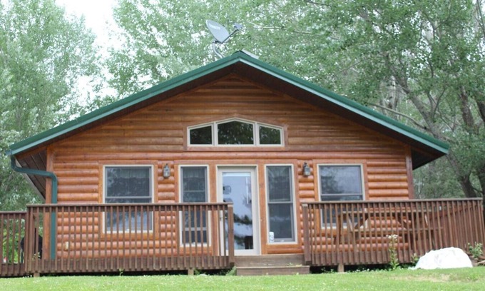 Deer River Cabina | Cabin 5 - Modern Cabin with A/C and lake views - Fully handicap accessible