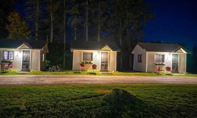 Cadillac Cabina | Cabin #6 - Greenwing Getaway