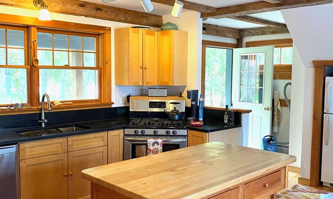 Gouldsboro Cabina | Cabin Among the Pines