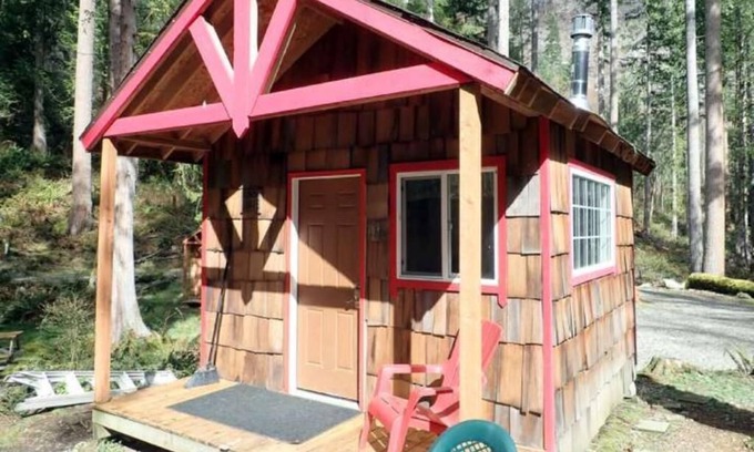 Lime Kiln Cabina | Cabin and adjacent tent site