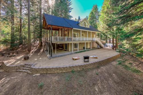 Dogwood Mountain Casa | Cabin At The Creek Family Fun Starts Here!