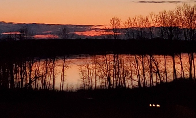West Central Saskatchewan Cabina | Cabin at the Lake