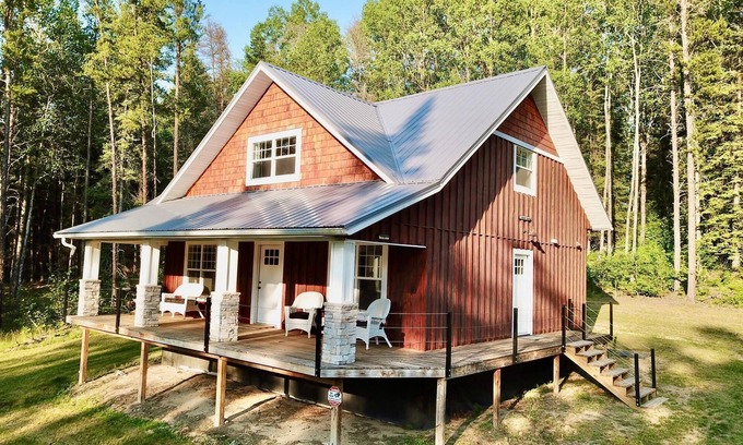 Salol Cabina | Cabin/bunkhouse for hockey teams, bird watchers, ATV/Snowmobilers, family events