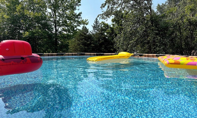 Highland Center Cabina | Cabin by Keomah State Park: Swimming Pool, Hot Tub Patio, Game Room, Trails