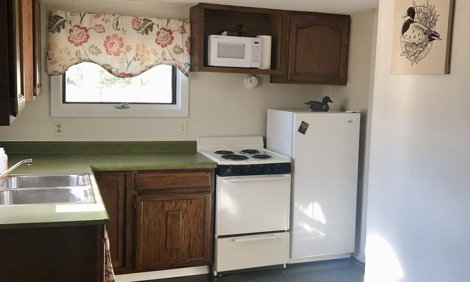 Hot Springs Cabina | Cabin by lake, pet friendly, quiet