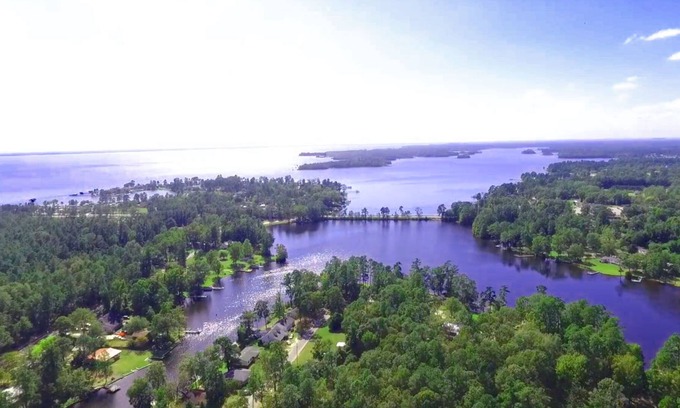 Manning Casa | Cabin Cove on Lake Marion