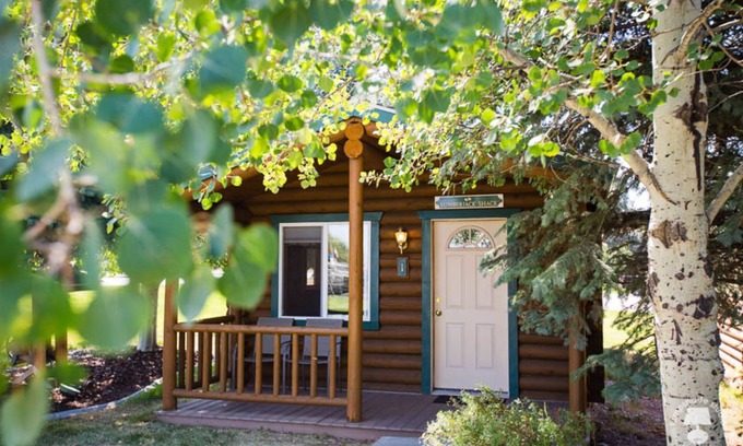 Thayne Cabina | Cabin Creek Inn - Standard Double Queen by Highway