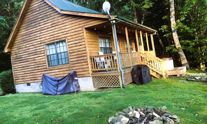 Sewanee Cabina | Cabin Fever!