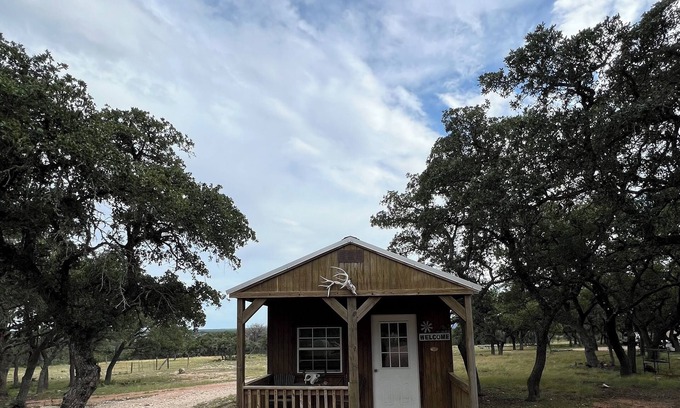 Harper Cabina | Cabin in Harper! Access to hiking and wildlife!