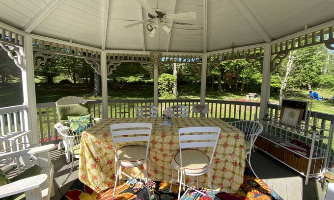 Rhinebeck Casa | Cabin in the Cottage