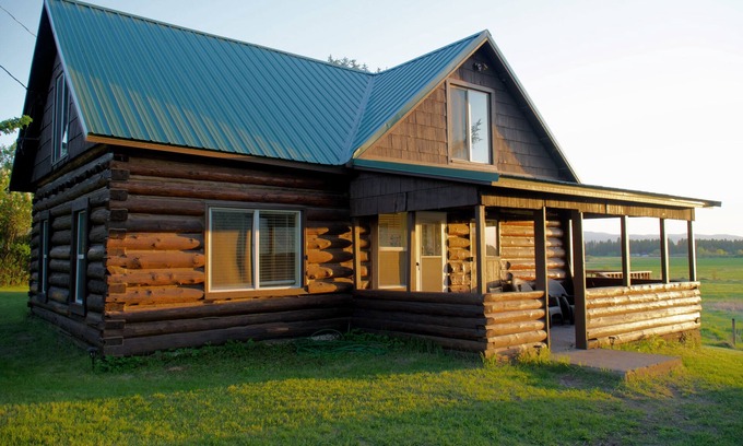 Kalispell Cabina | Cabin in the Pasture