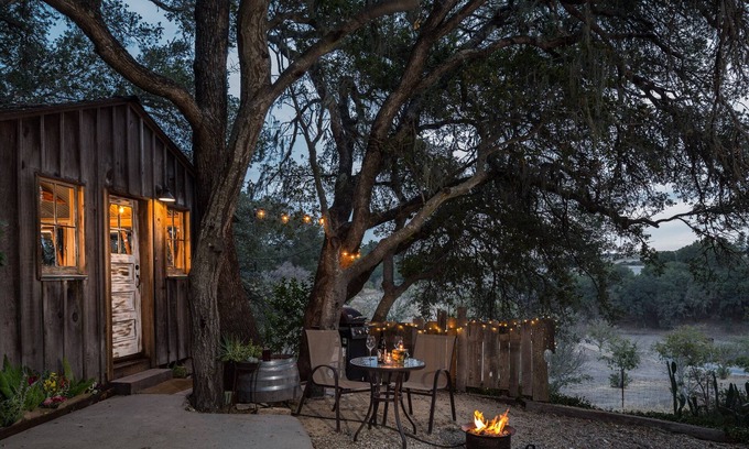 Paso Robles Cabina | Cabin in the Wine Country-Surrounded by vineyards