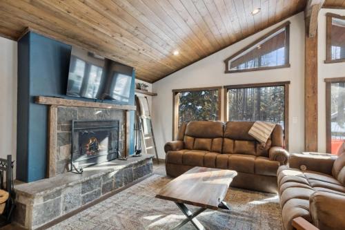 Whitefish Casa | Cabin in the Woods