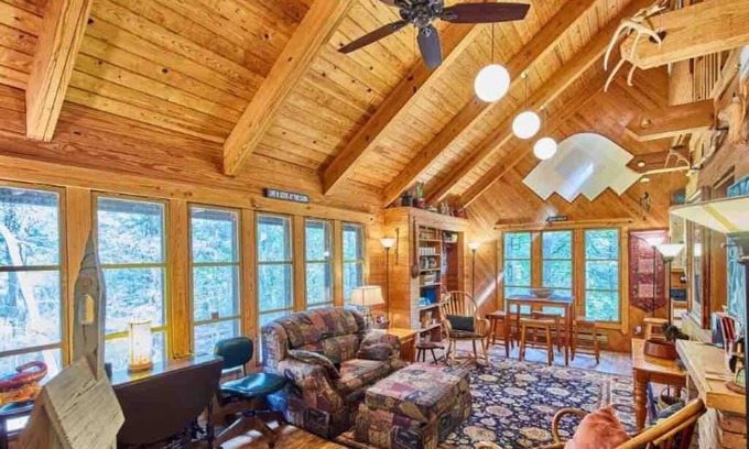 Van Zandt County Casa | Lodge en Woods, cerca de la I-20, al este de Dallas, cerca de Canton, Tyler y Edom
