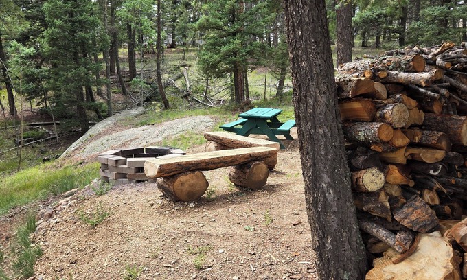 Woodland Park Cabina | Cabin is 1 min from National Forest! Atv and hiking trails accessible.