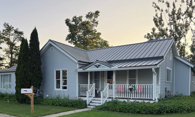 Cheboygan Casa | Cabin-like feel in the City, Steps from the trail and Downtown Cheboygan