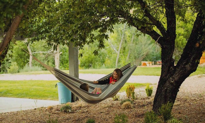 Glendale Cabina | Cabin located near Zion and Bryce! Southern Utah Stargazing Dream! Hot Tub!