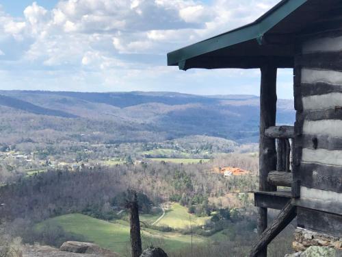 Trenton Casa | Cabin Lookout Mountain