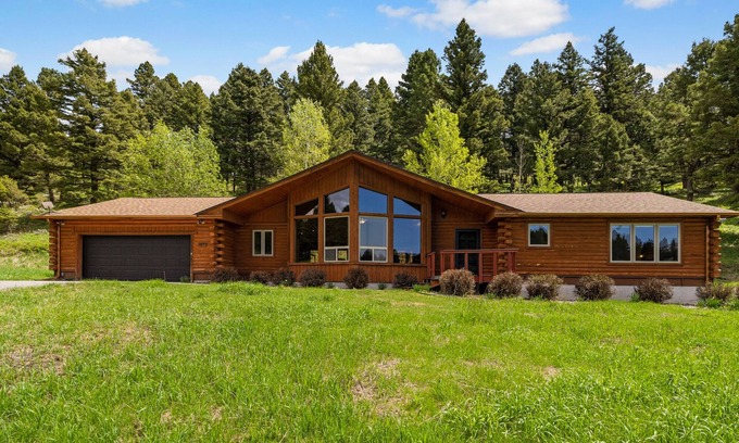 Bozeman Cabina | Cabin near Bridger Bowl with Hot Tub!