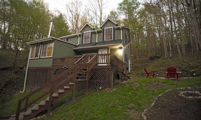 Rileyville Cabina | Cabin near River, Firepit, Family-friendly, WiFi, Great Location, Veteran owned!