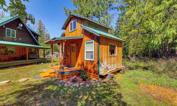 Port Angeles Cabina | Cabin on 5 Acres in Port Angeles w/ Fire Pit!