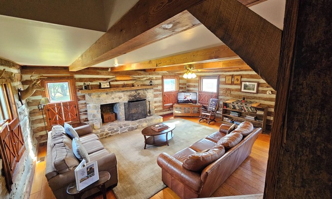 Winchester Casa | This house is a 2 bedroom(s), 2 bathrooms, located in Winchester, VA.