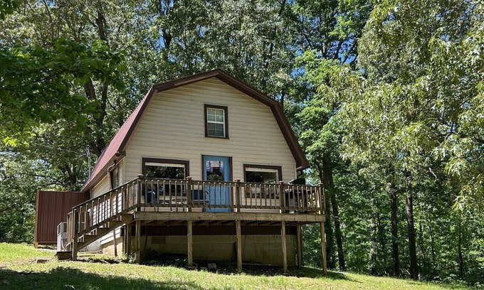 Nortonville Cabina | Cabin on a semi-private lake, cozy, quiet and peaceful!