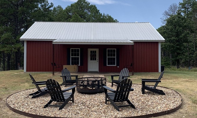 Stringtown Cabina | Cabin on Blackberry Hill near McGee Creek