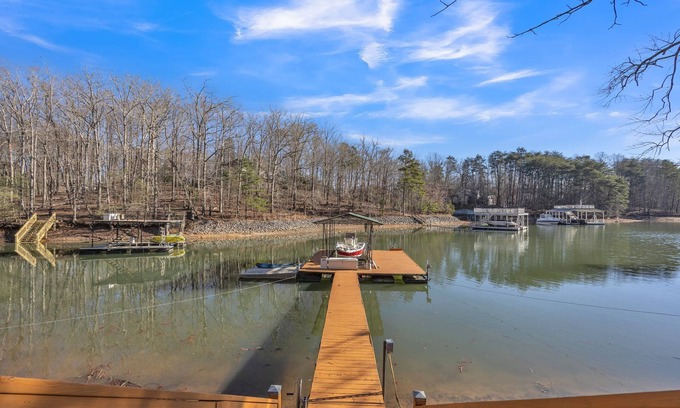 Gainesville Cabina | Cabin On Lanier With Deep Water Dock!