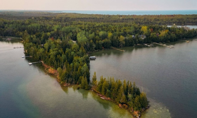 Sturgeon Bay Cabina | Puerta County Lake Cabin en Private Peninsula en Clark Lake !!