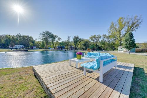 Austinville Apartamento | Cabin on Rivers Edge Trail in Steamboat Rock!