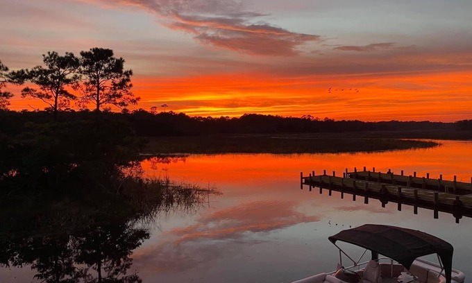 Gautier Cabina | Cabin on Sioux Bayou - Right on the water!