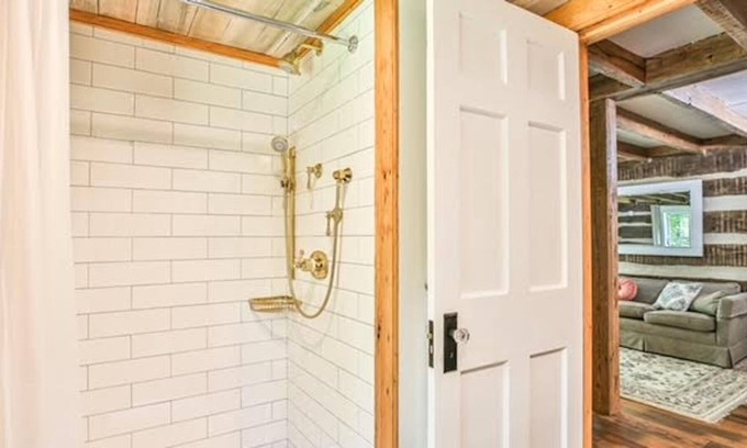 Waterford Cabina | Cabin on the Creekside