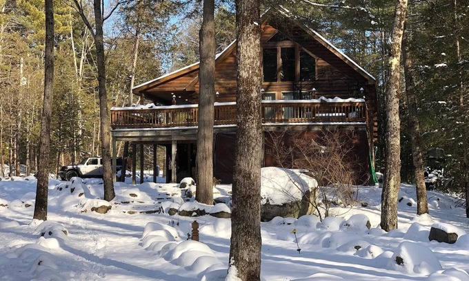 Brant Lake Casa | Cabin on the Schroon with nearby Skiing, Snowmobiling, Hiking and many lakes.