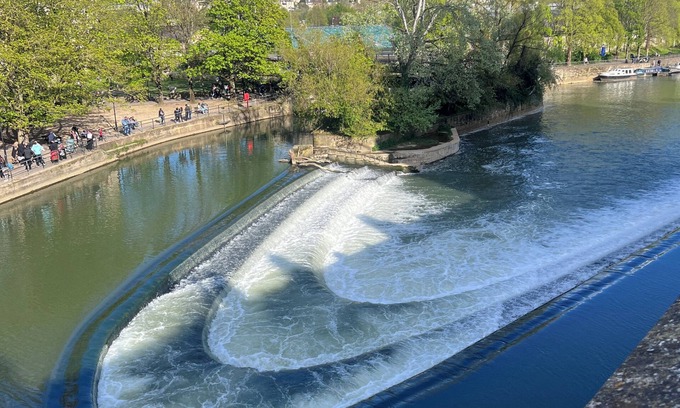 Bradford-on-Avon Cabina | Cabin Retreat Close to town centre and train station, 12 min train to Bath.