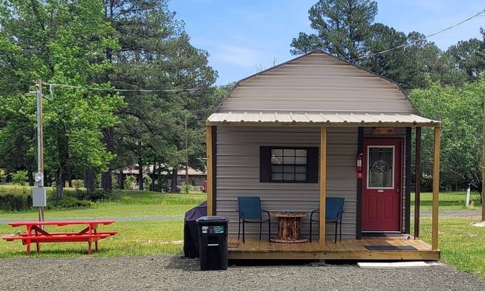 Broaddus Cabina | Cabin Sleeps 4 Just minutes from Lake Sam Rayburn