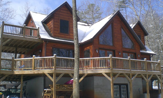Andrews Casa | Cabin-style 3/3.5 home on 11 private acres, sleeps 12. Couple or family getaway