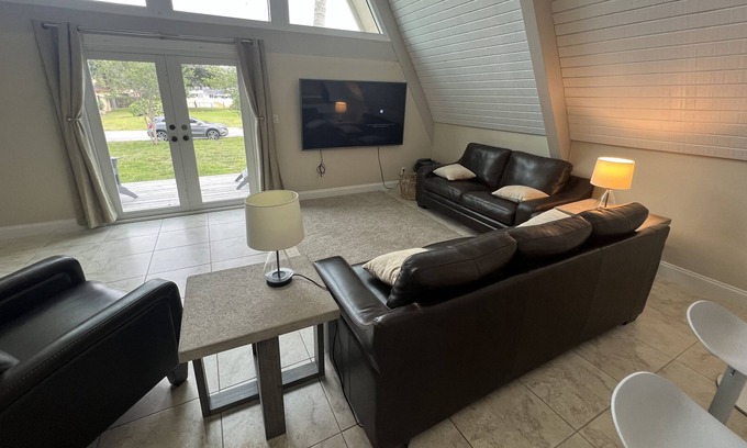 Coconut Creek Casa | CABIN STYLE FLORIDA HOME