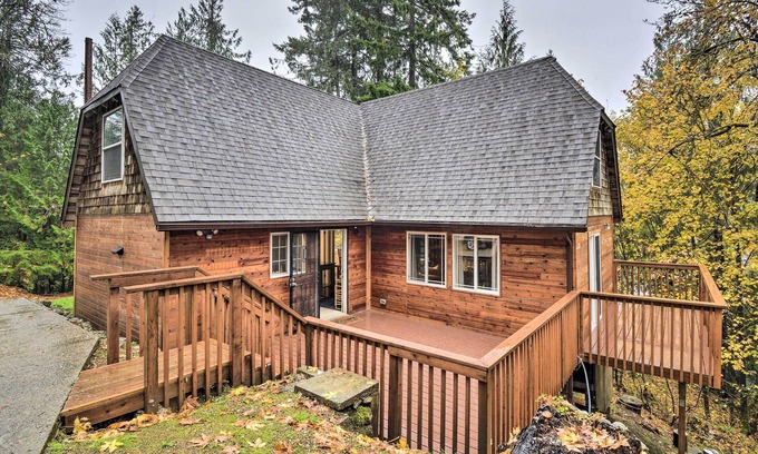 Shelton Cabina | Cabin w/ Hot Tub, 25 Mi to Olympic Nat'l Park
