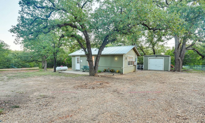 Valley View Apartamento | Cabin w/ Hot Tub in Valley View: Pets Welcome!