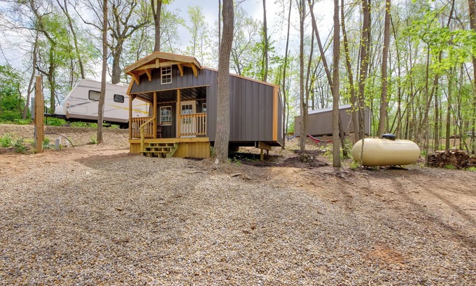 Blissfield Apartamento | Cabin w/ Trail Access to Mohican River