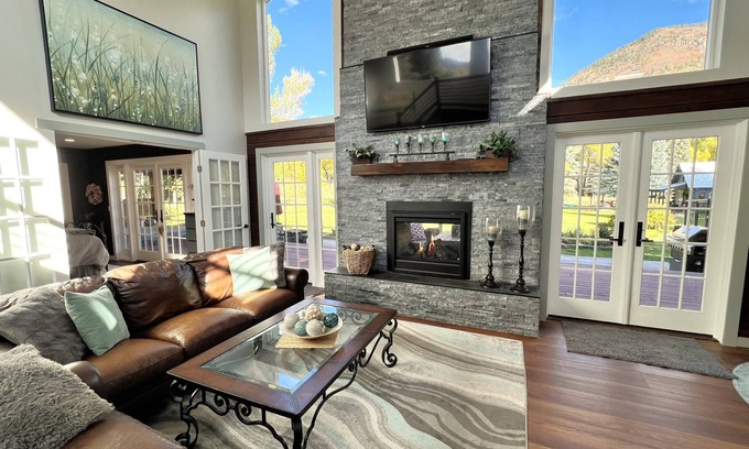 Durango - Purgatory Cabina | Cabin with Hot Tub, Pickleball Court, Private Pond, Close to Town and Ski Resort