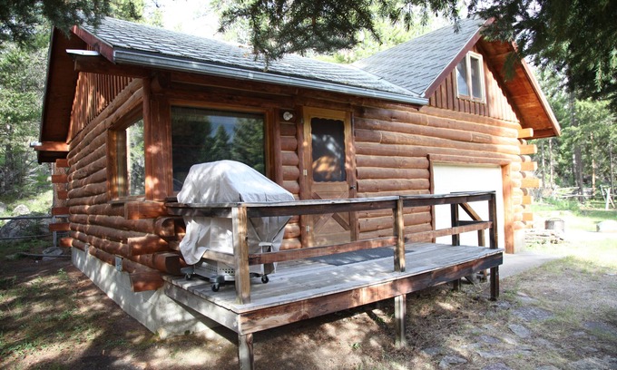 Cody Cabina | Cabina con loft para dormir a 20 millas de la entrada NE de Yellowstone