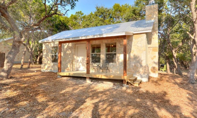 Wimberley Casa | Cabins at Flite Acres - Mountain Laurel