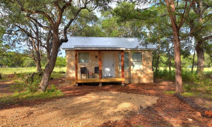 Wimberley Casa | Cabins at Flite Acres - Mockingbird Cabin