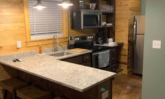 Wilsonville Cabina | CABINS OF LAY LAKE AT BEESWAX CABIN #3