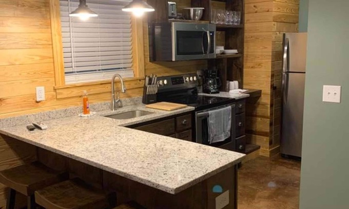 Wilsonville Cabina | CABINS OF LAY LAKE AT BEESWAX CABIN #5