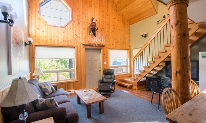 Ucluelet Cabina | Cabins West