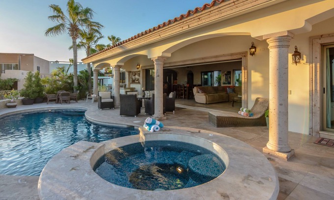 Cabo Bello Casa | Cabo Home w / Concierge + piscina privada y playa!