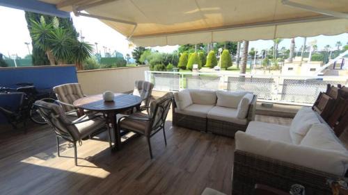 Orihuela Costa Apartamento | Cabo Roig Calas de Campoamor Pádel y piscina con vistas al mar